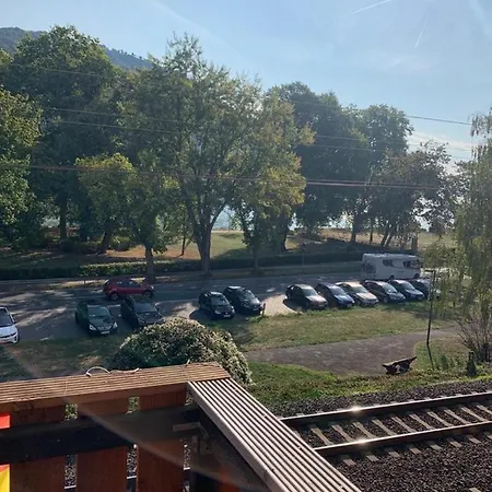 Hotelzimmer Im Alten Reihenhaus Auf Der Stadtmauer Bacharach Buitenkant foto
