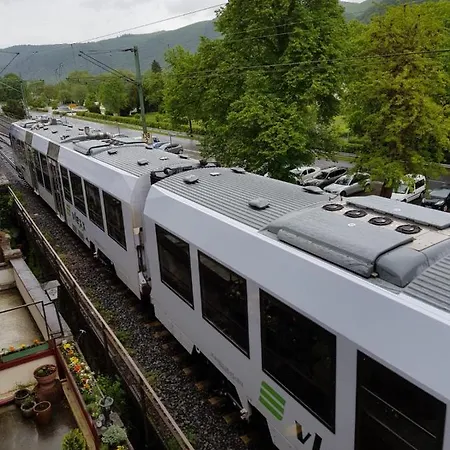 Hotelzimmer Im Alten Reihenhaus Auf Der Stadtmauer Bacharach Buitenkant foto